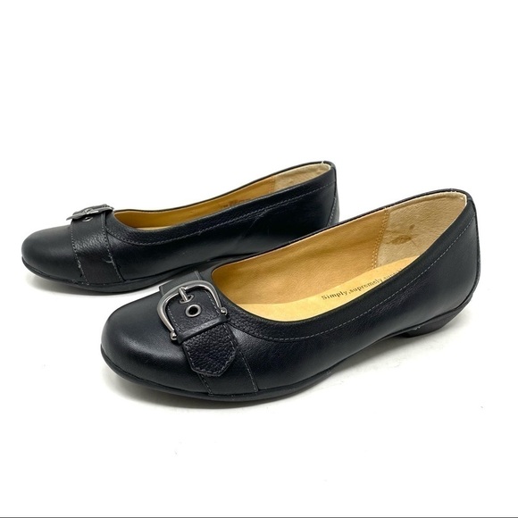Softspots Presto black leather buckle detail flats - Picture 2 of 7